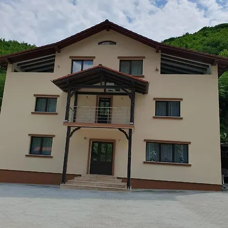 Casa Munty * Orlat